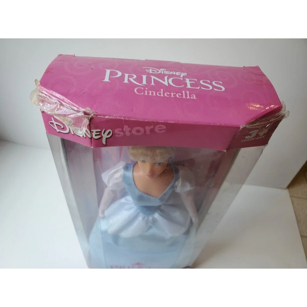 Vintage DISNEY STORE Exclusive PRINCESS CINDERELLA DOLL NIB - Brush &‎ Slippers